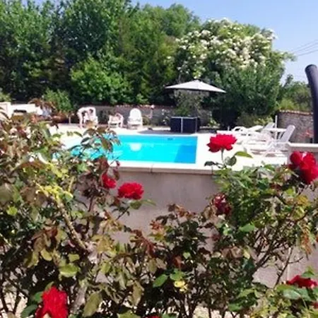 Propriete D'une A Avec Piscine Partagee Jardin Clos Et Wifi Nyaraló